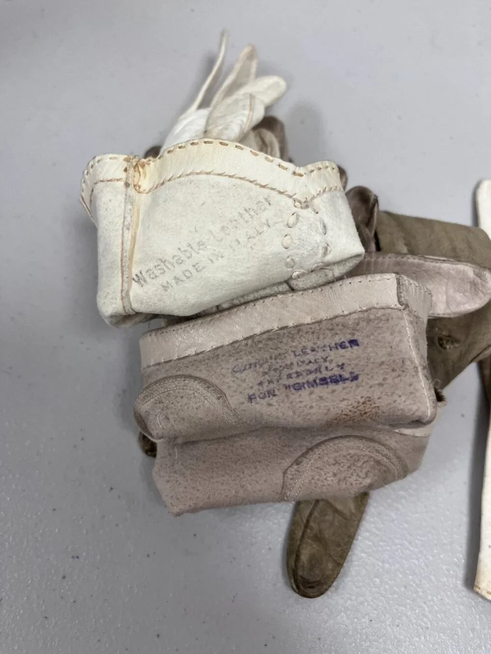Vintage 70s kid leather gloves made in Italy Gimbels 3 pair green cream white